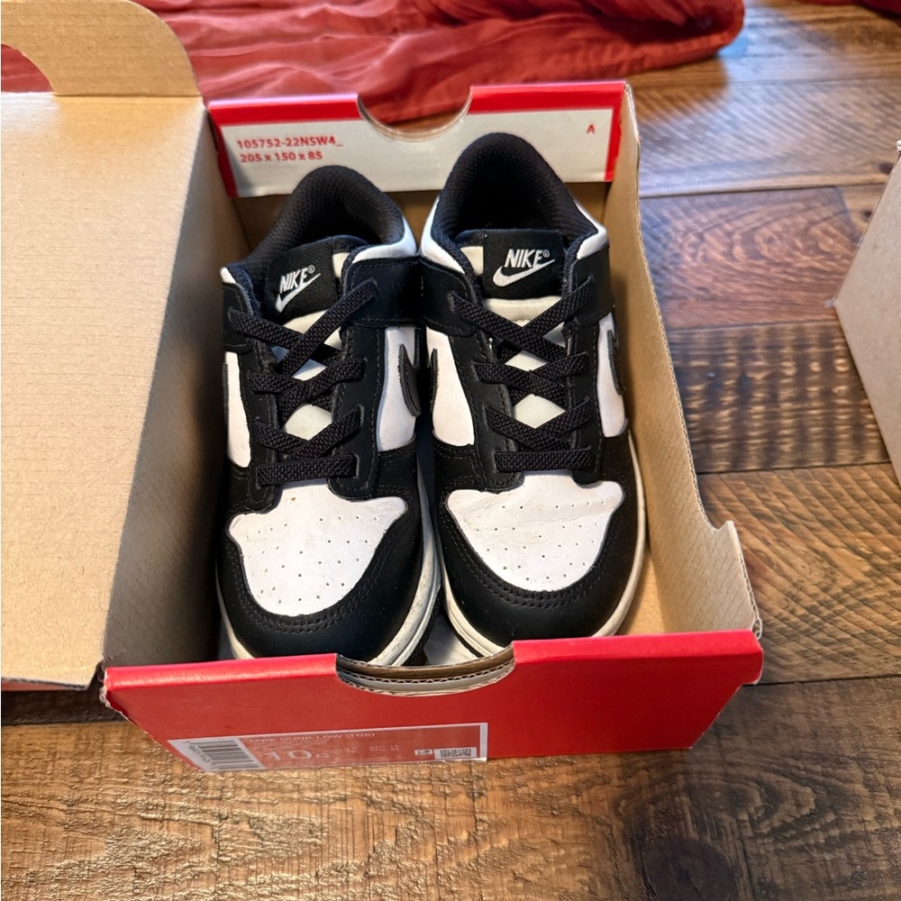 Nike Panda Dunks